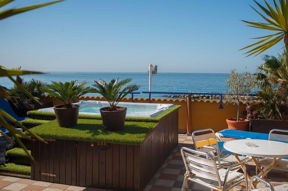 Hotel La Chancla Malaga Exterior photo